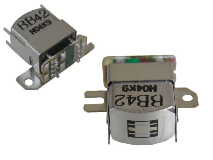 Reverzné stereo hlava BB42 pre kazetové magnetofóny, 325 ohm