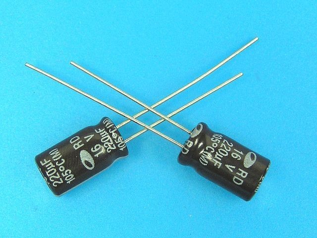 Kondenzátor elektrolytický 220uF/16V 105°C Samwha RD