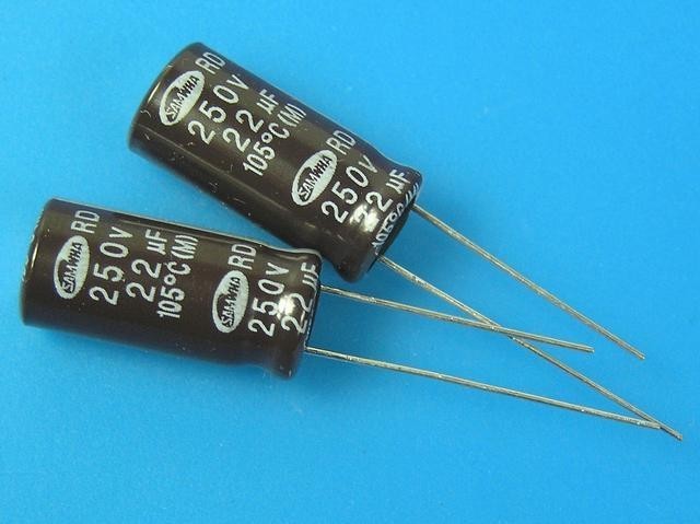 Elektrolytický kondenzátor 22uF/250V 105°C Samwha RD