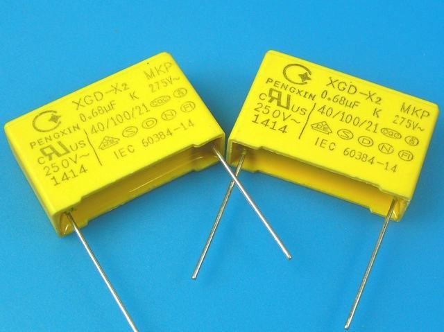 Kondenzátor fóliový 680nF / 275V AC X2 MKP