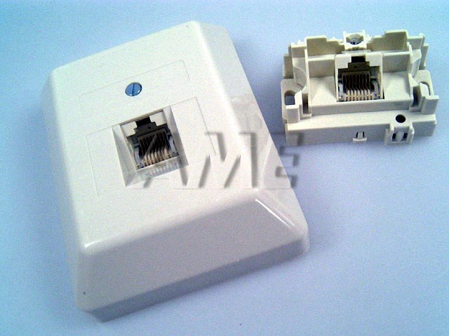 ISDN Zásuvka 8 (8) AP pre jednoduchú vrchnú montáž