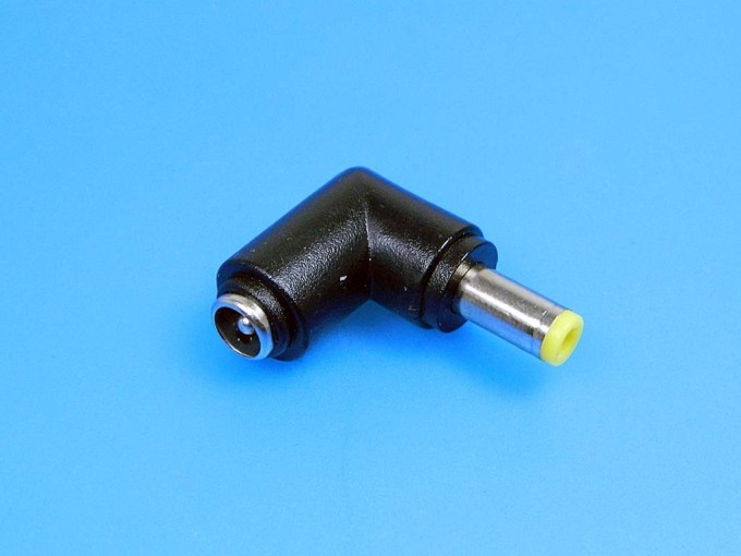 Prechodka napájací konektor HSWA 5.5 x 2.1 mm na 5.5 x 2.5 mm uhlová 90°