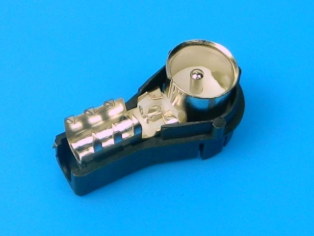 Úhlový anténny konektor ISO pre autorádio CAR-003