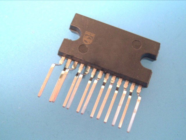 TDA1557Q Integrovaný obvod 18V 8A 2x22W