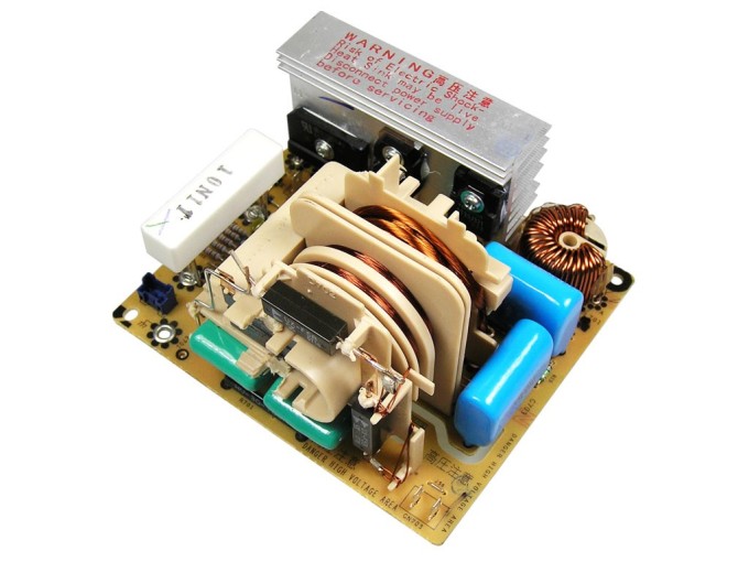 Vysokonapäťový invertný modul E606YM300XN