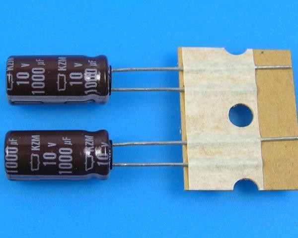 Nippon KZM 1000uF/10V Elektrolytický Kondenzátor s Nízku Impedanciou a Dlhou Životnosťou