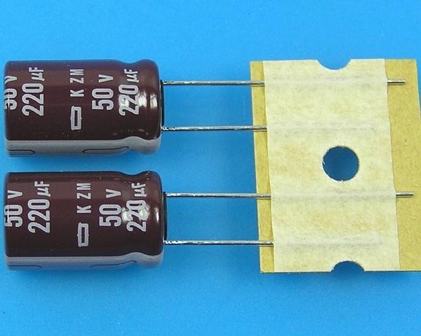 Nippon KZM 220uF/50V Elektrolytický Kondenzátor - Nízka Impedance, Dlhá životnosť