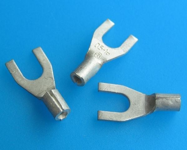 Očko M4 vidlica na kábel - krimpovacie/letovacie, 1ks