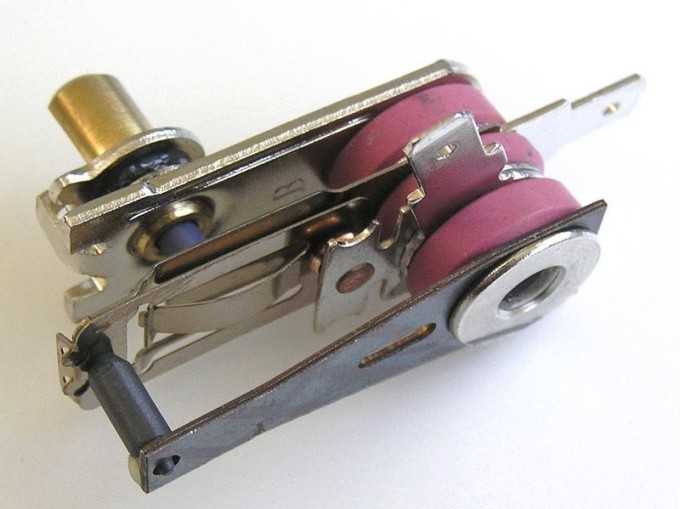 Termostat pre žehličky 5212810241 250°C 250V/10A ABUND228