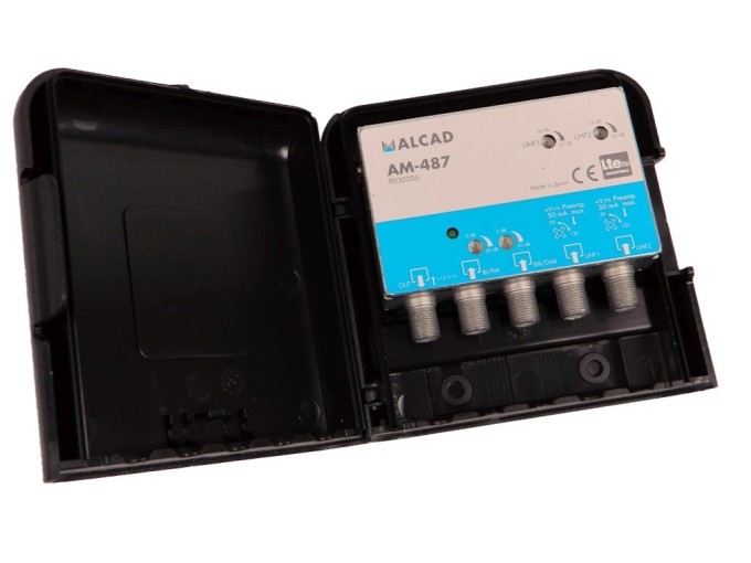 Anténny zosilňovač ALCAD AM-487 s 4 vstupy (UHF1, UHF2, FM, DAB)