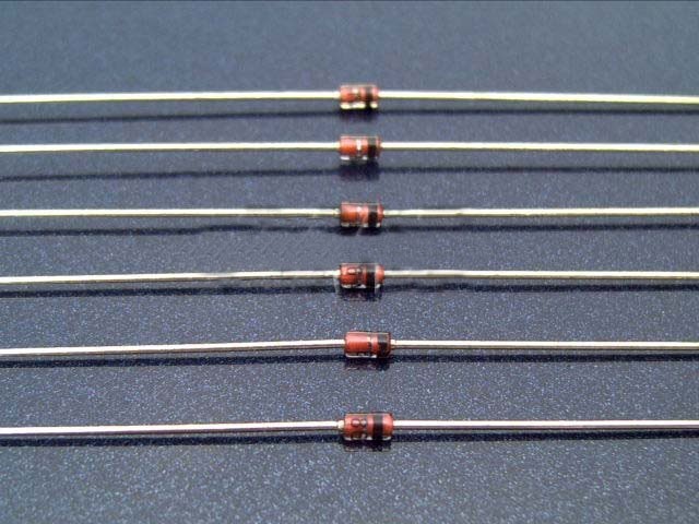 VISHAY BAT83S Schottky dióda