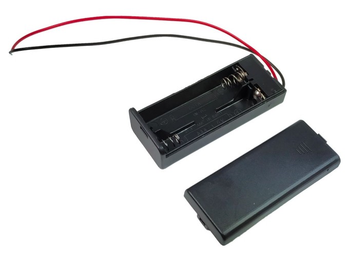 Puzdro na batérie 2x AAA s vypínačom a vývodom vodiča