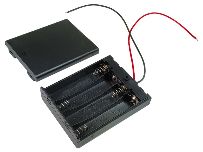 Puzdro na batérie 4x AAA s vypínačom a vývodom vodiča