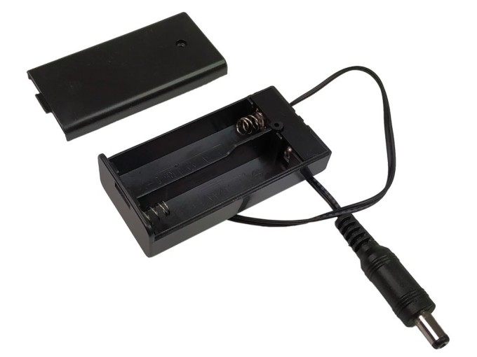 Puzdro na batérie 2x AA s vypínačom a konektorom 5.5 x 2.1mm