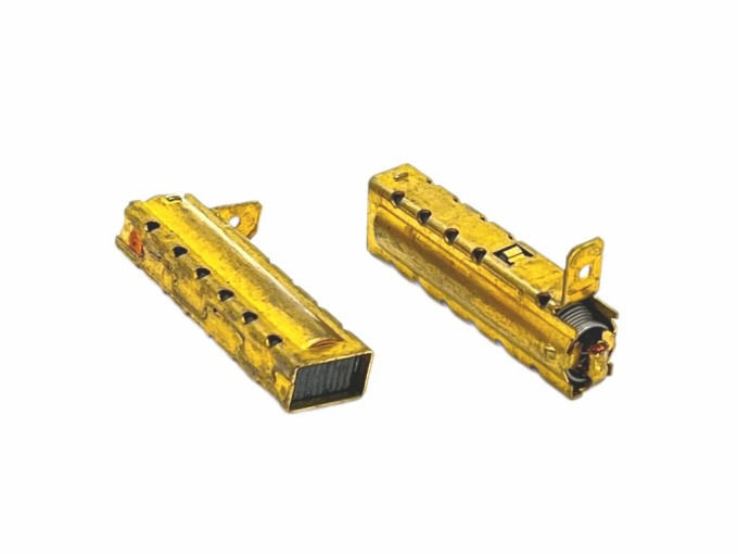 Uhlíky do elektromotora vysávača Eta 1404, 2ks, 6.2 x 11.2 x 28 mm