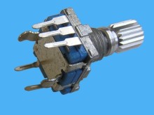 Otočný encoder s tlačidlom a drážkovanou hriadelinou