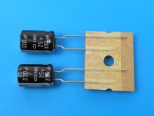 330uF/25V Nippon SMG Elektrolytický Kondenzátor