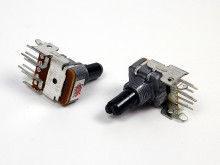 Logaritmický stereo potenciometer 50kΩ s odbočkou na stred