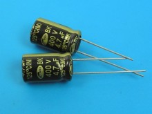 Elektrolytický kondenzátor THT 4,7µF 400VDC Ø10x16mm ±20%
