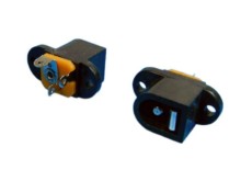 Napájací konektor 5.5 x 2.5mm s límcem a pájecím uchycením